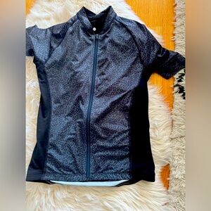 Samsara size small women’s cycling jersey.  Size small.